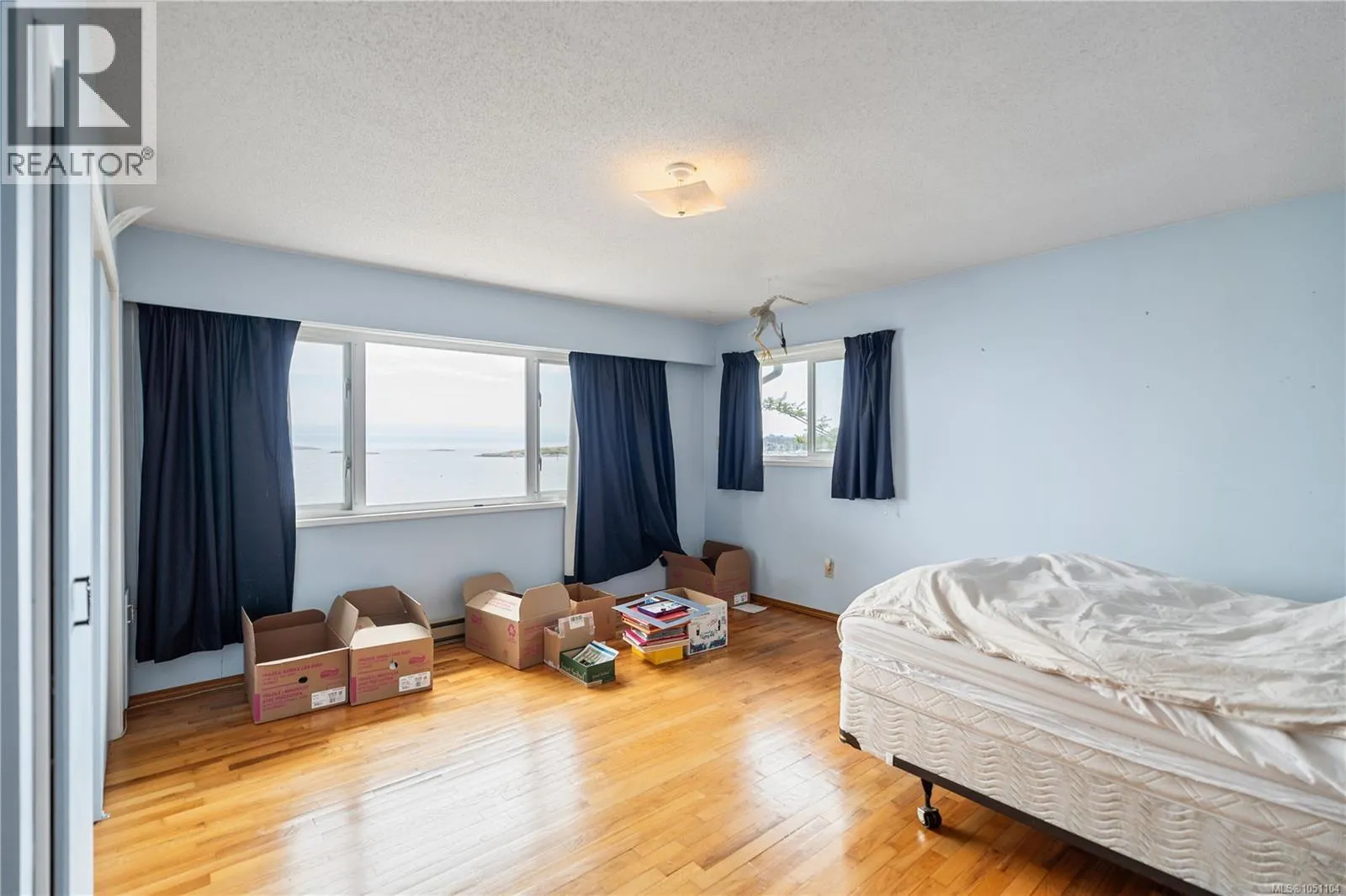 2168 Esplanade