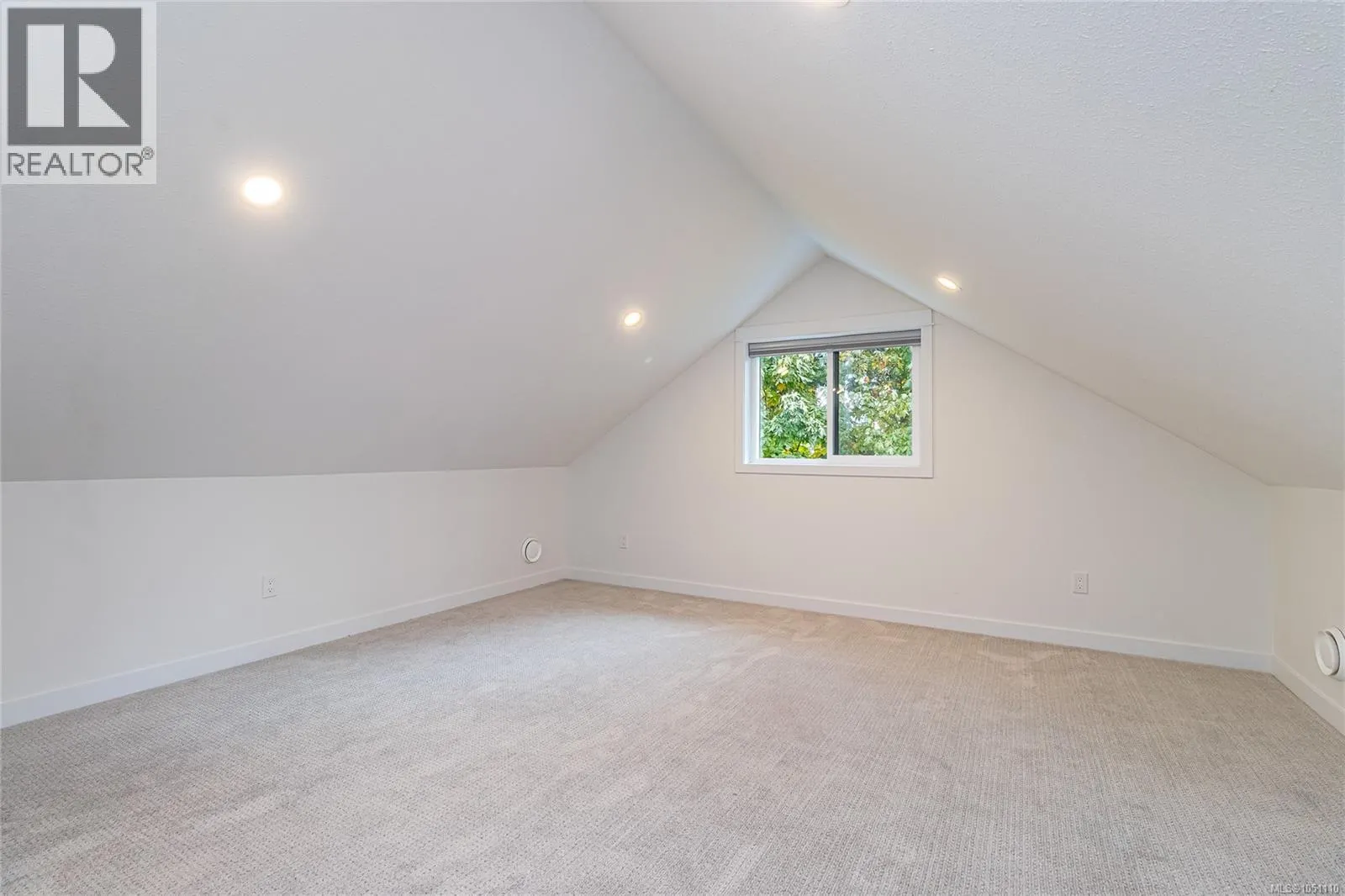 3800 Creekside Dr