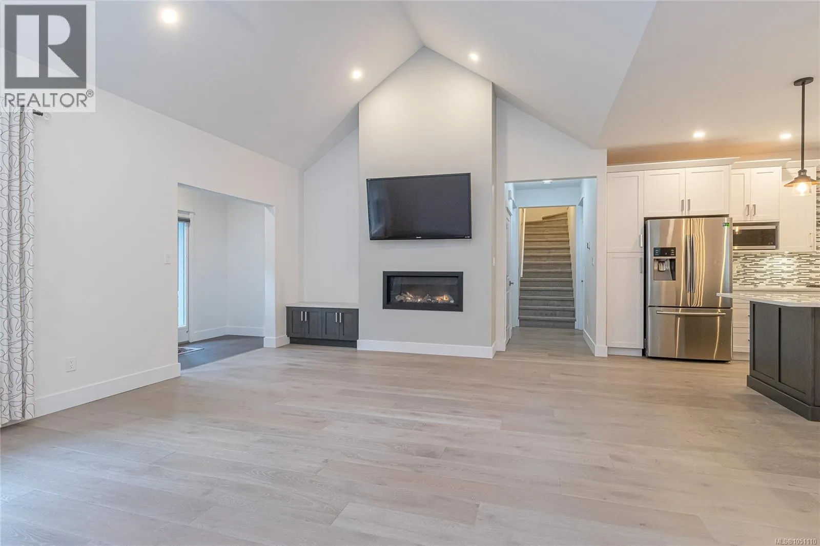 3800 Creekside Dr