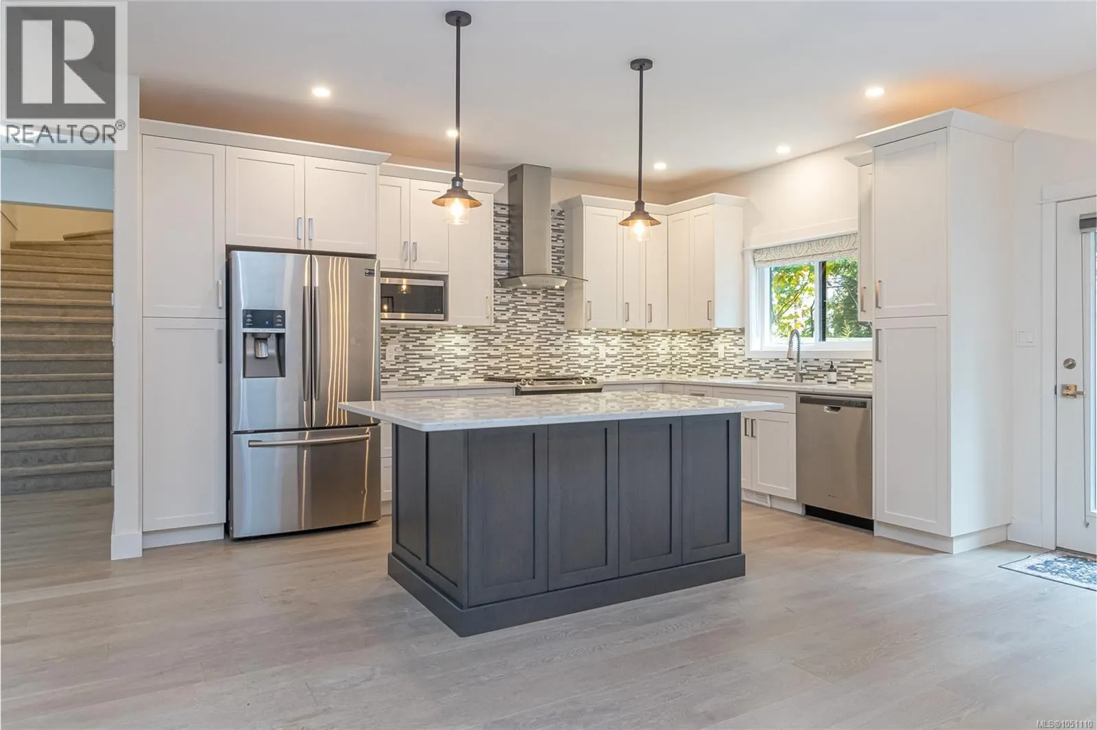 3800 Creekside Dr