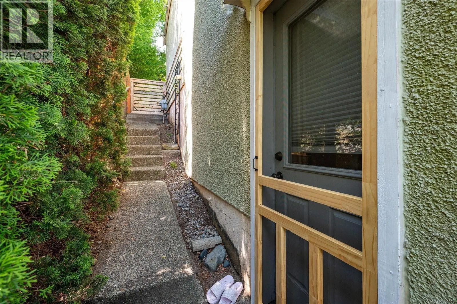 1370 Discovery Ave