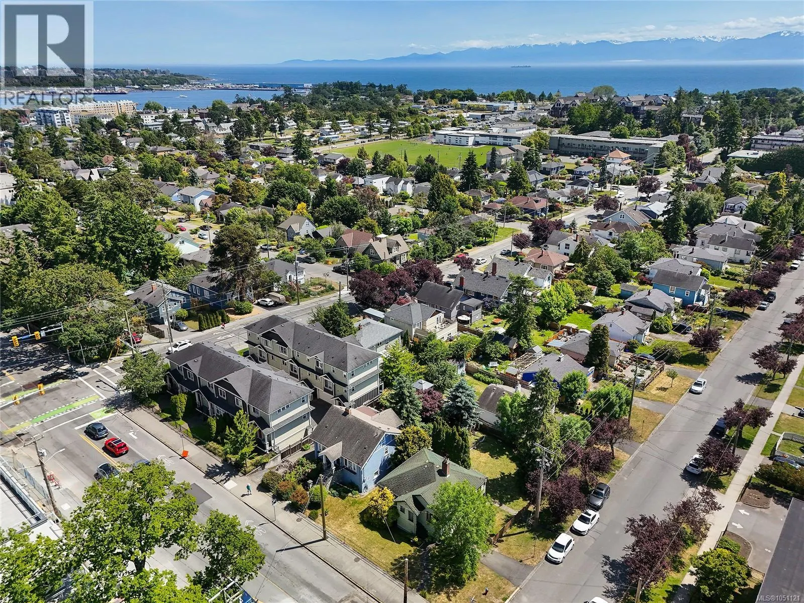 1113 Esquimalt Rd