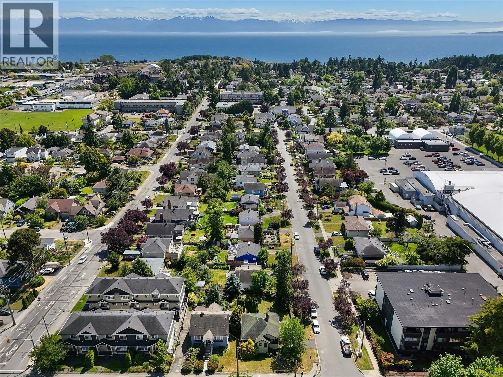 1113 Esquimalt Rd