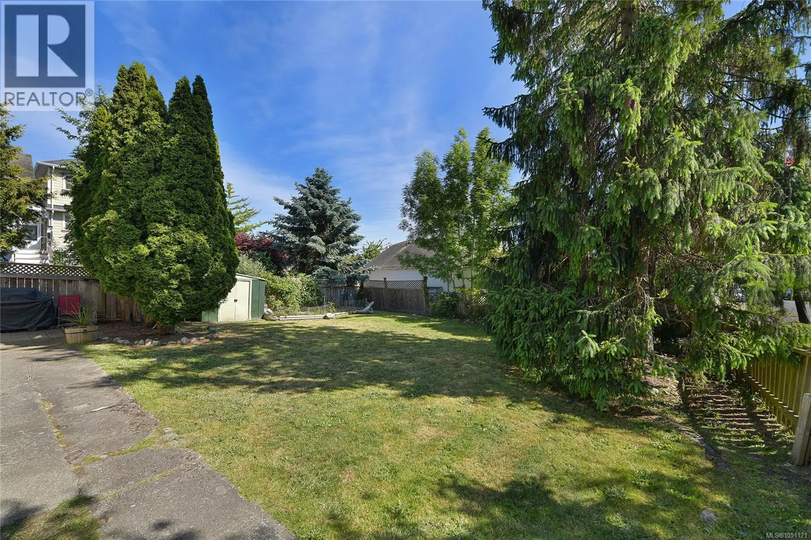 1113 Esquimalt Rd