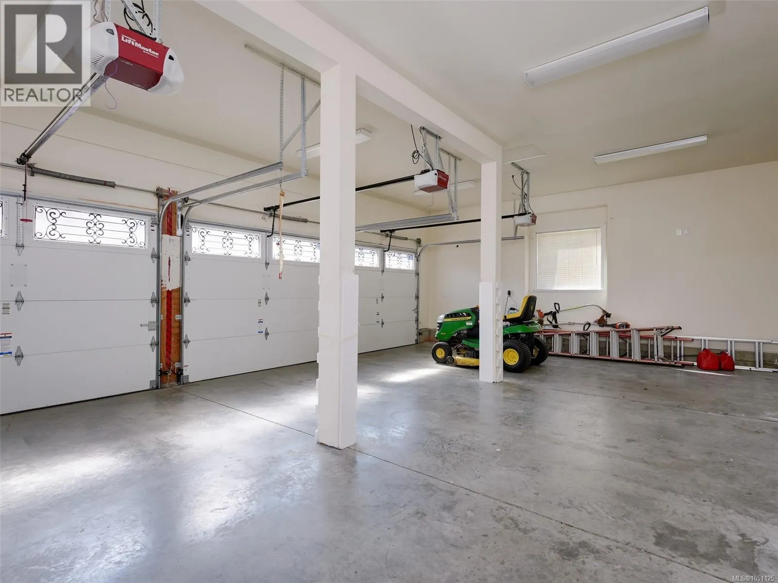 8639 Bourne Terr