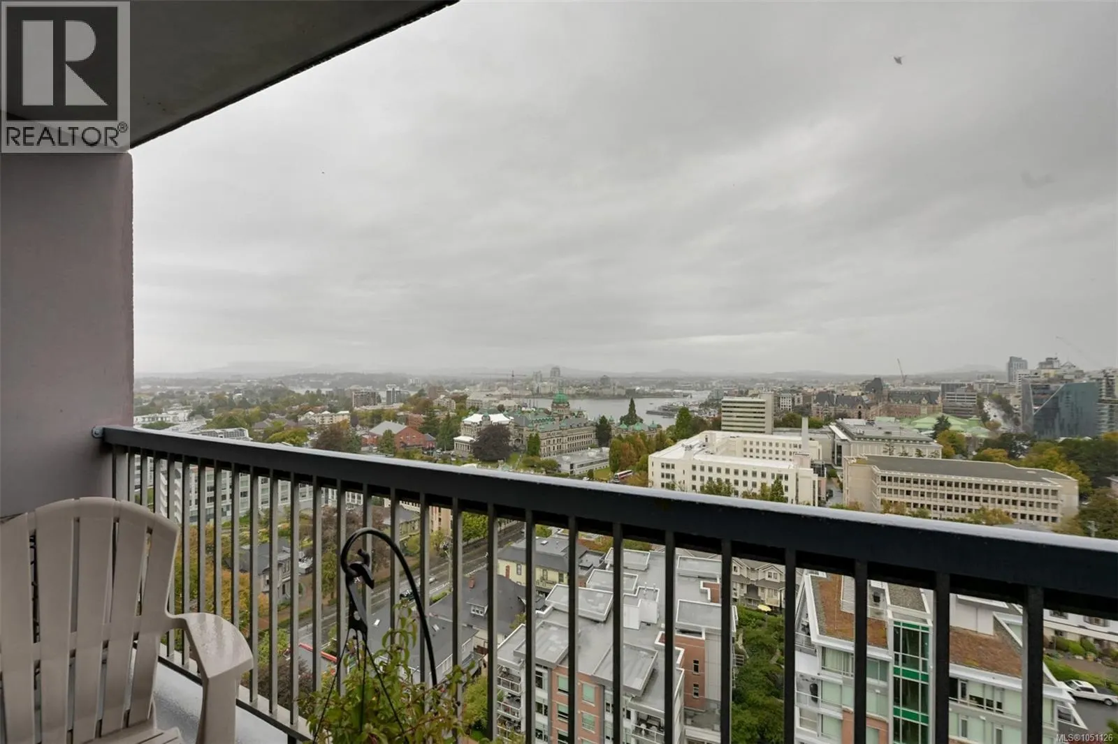 1803 647 Michigan St