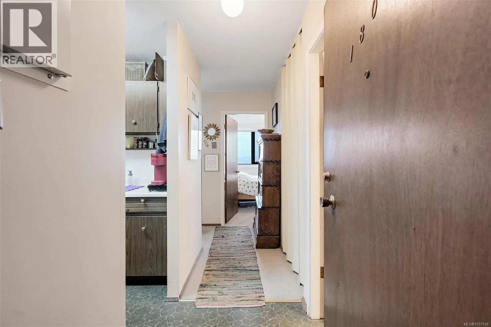 1803 647 Michigan St