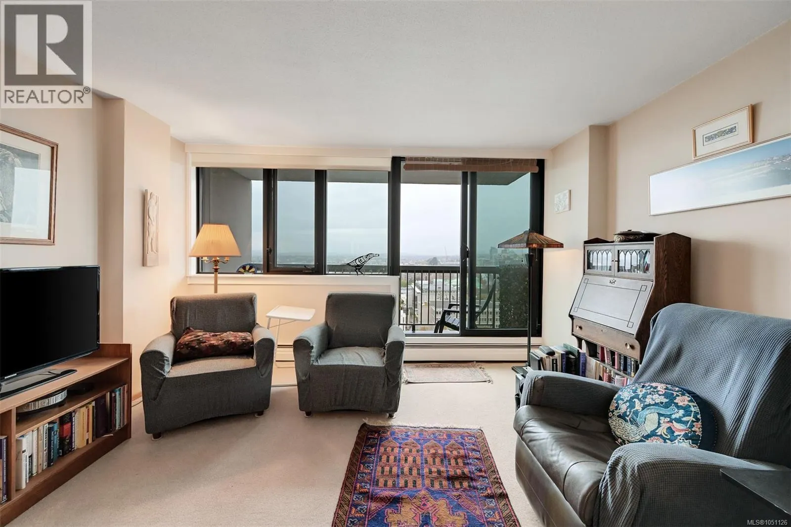1803 647 Michigan St