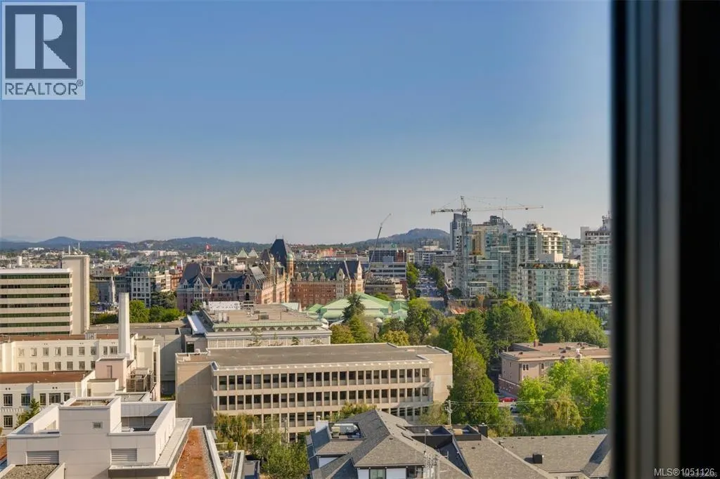 1803 647 Michigan St