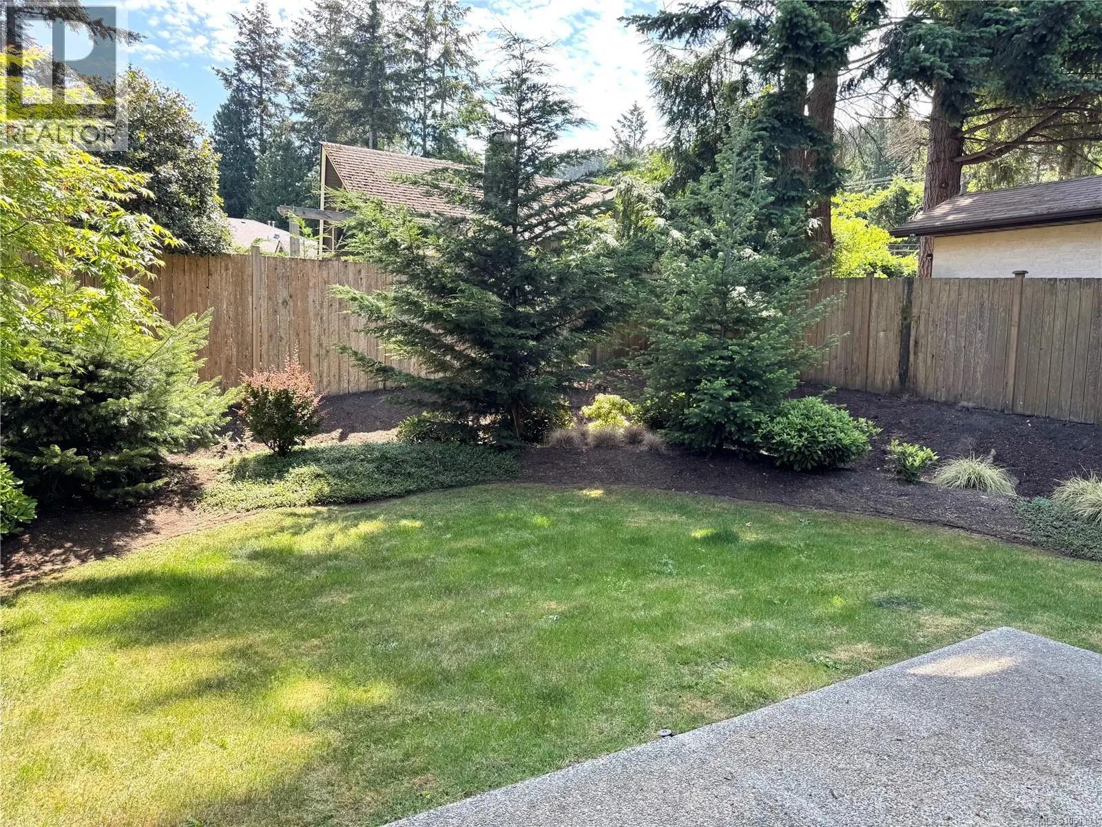 105 5160 Hammond Bay Rd