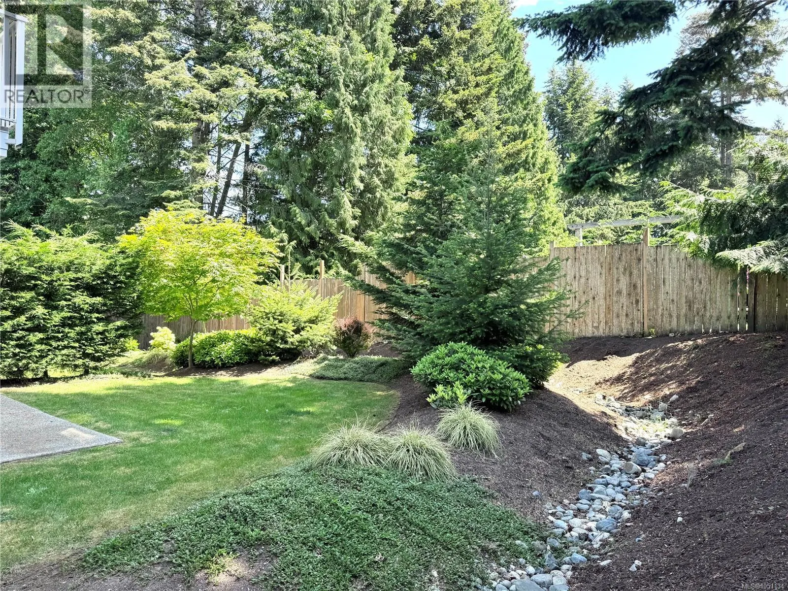 105 5160 Hammond Bay Rd
