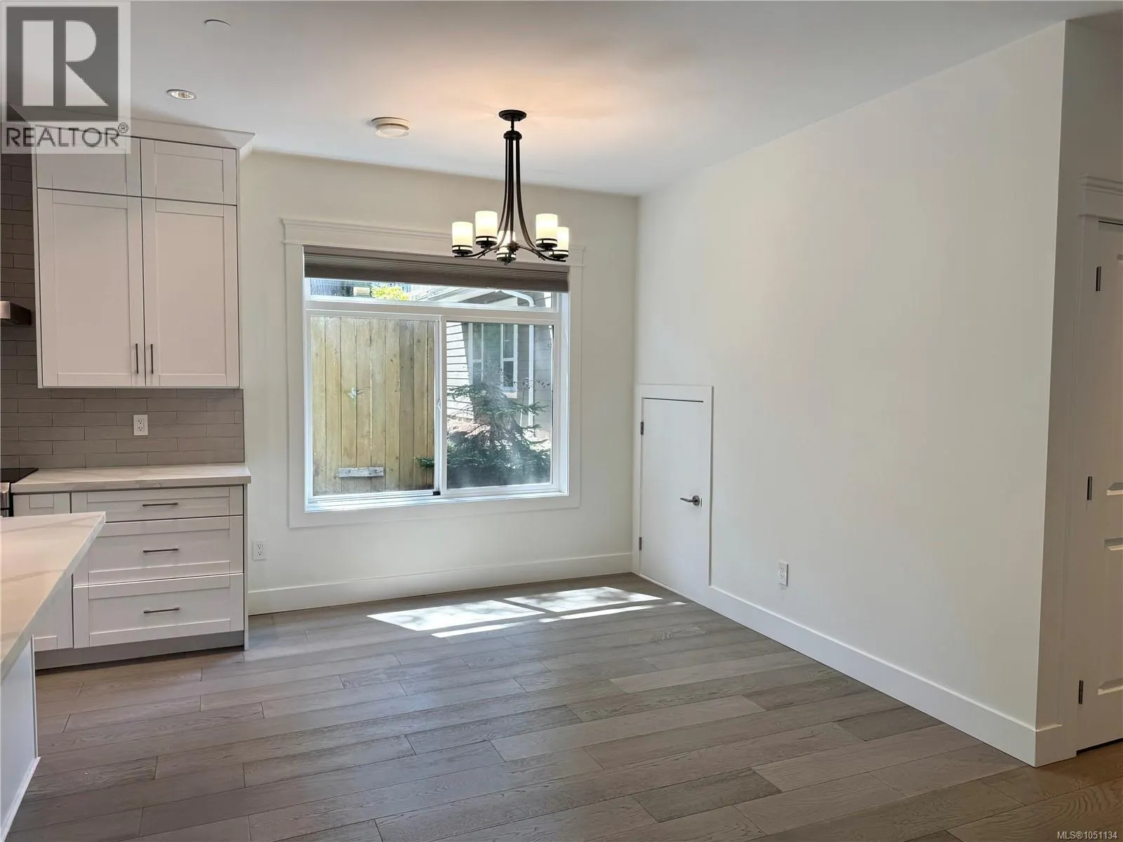 105 5160 Hammond Bay Rd