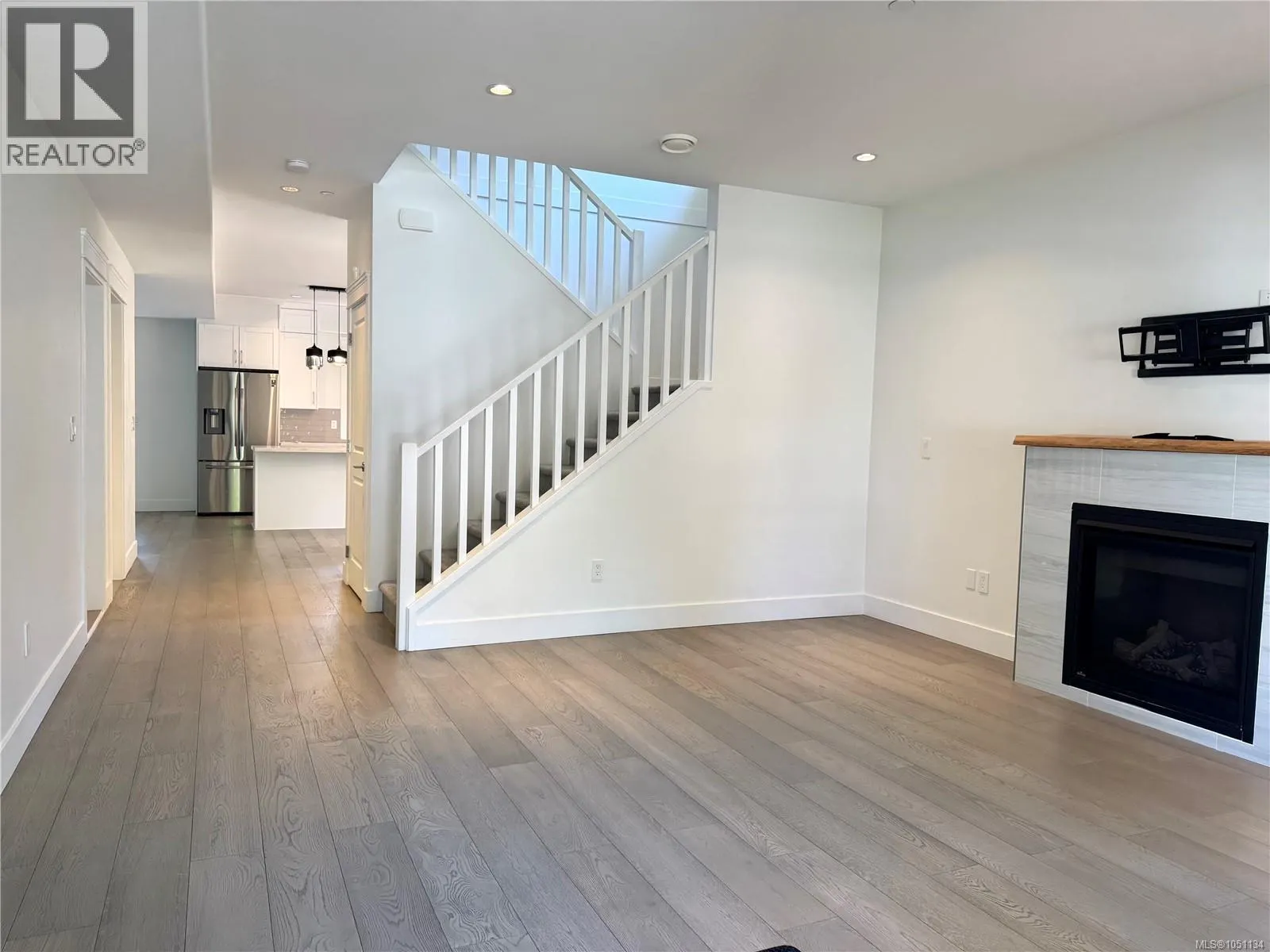 105 5160 Hammond Bay Rd