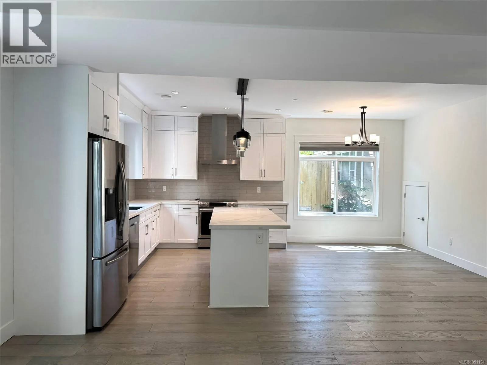 105 5160 Hammond Bay Rd