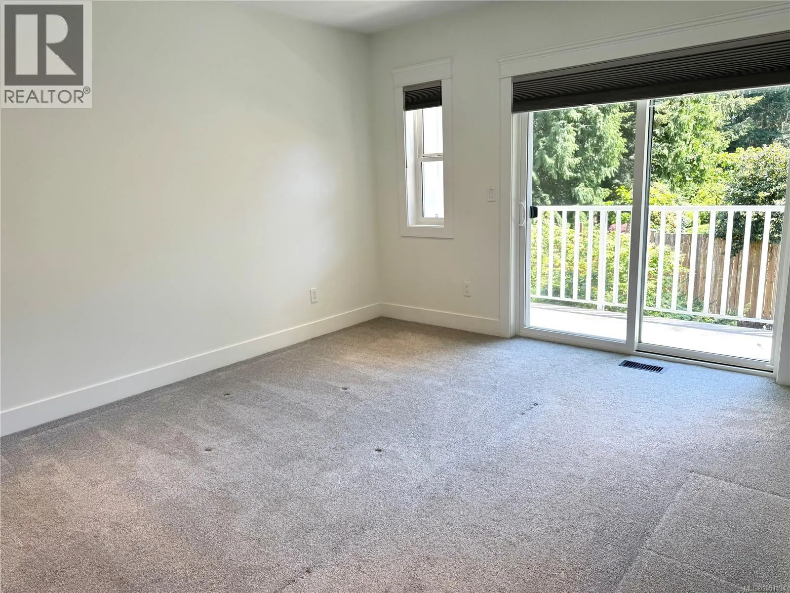 105 5160 Hammond Bay Rd