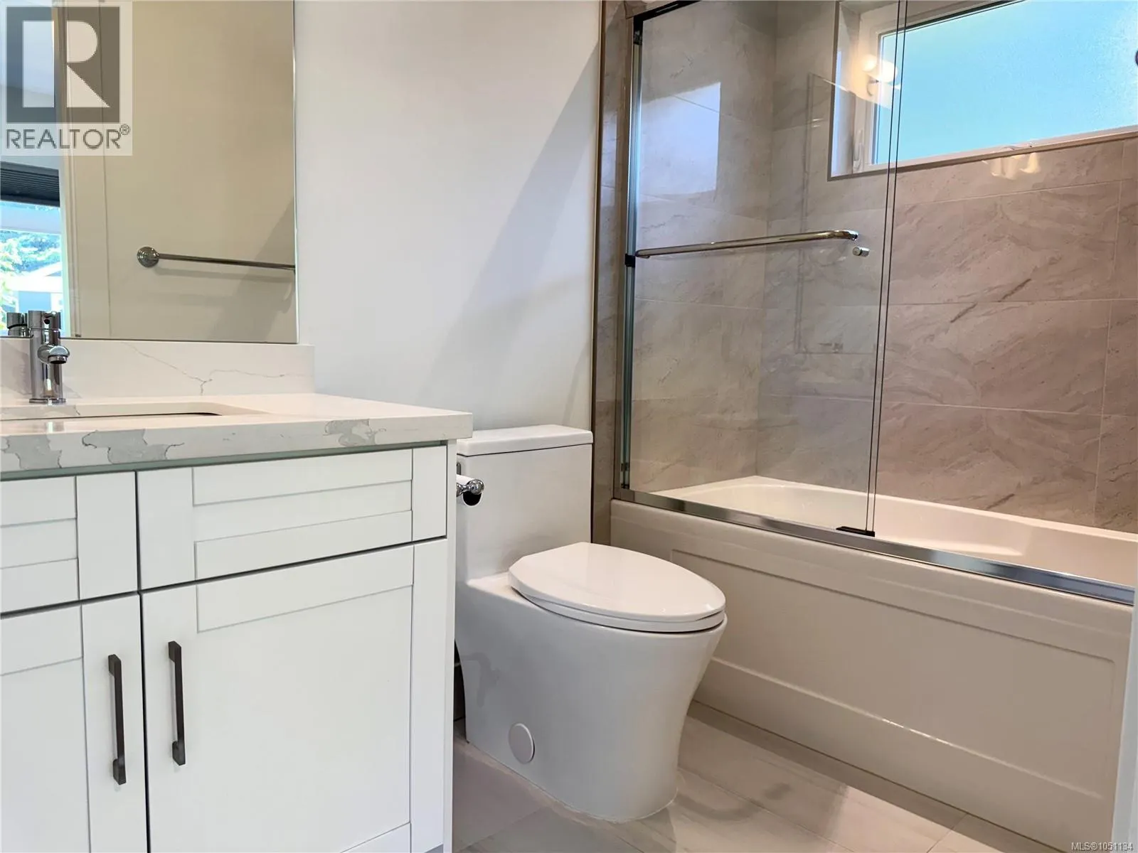 105 5160 Hammond Bay Rd