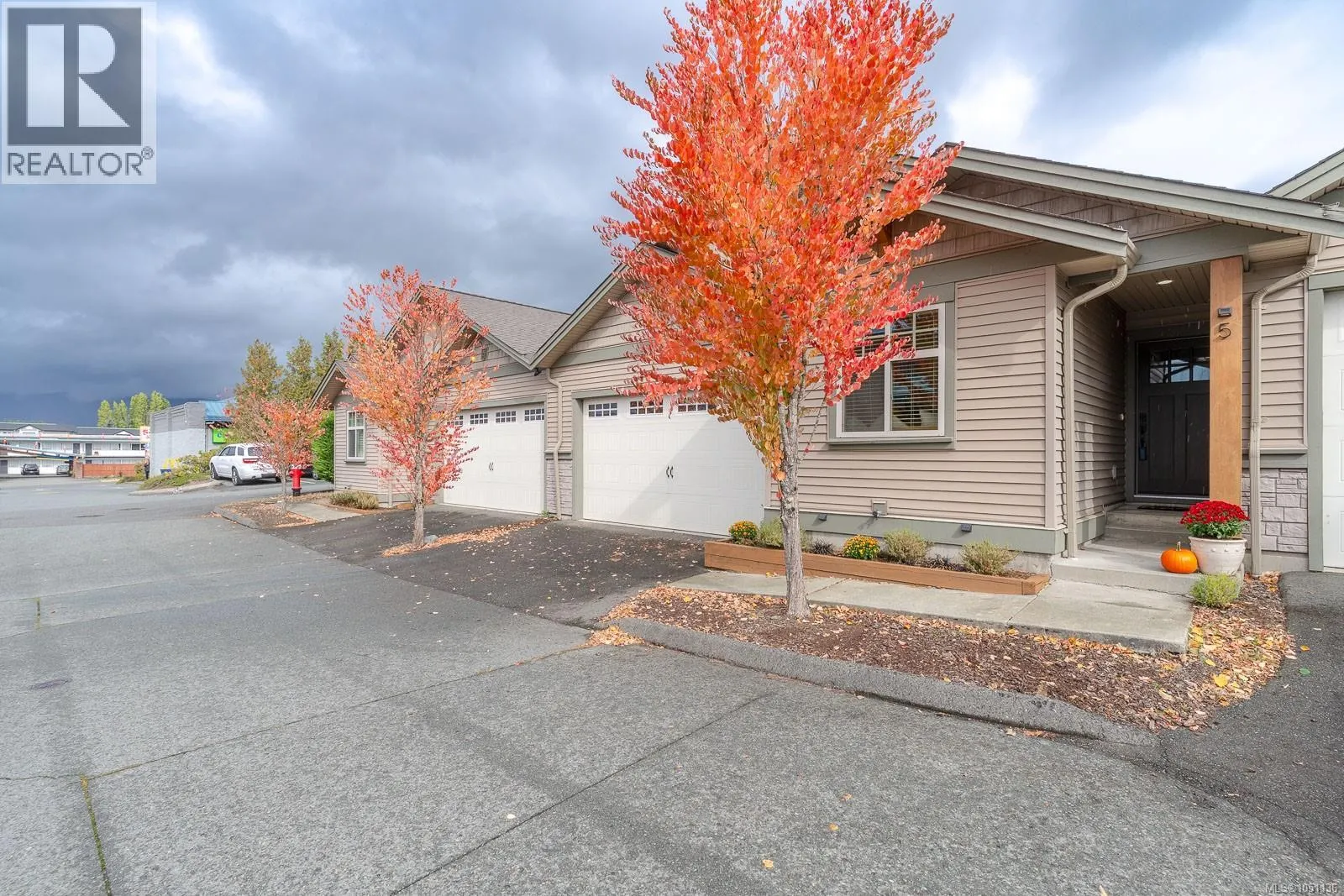 5 3774 12th Ave