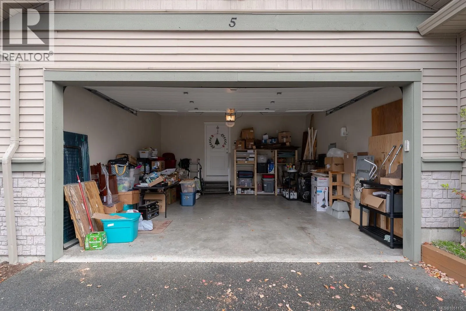 5 3774 12th Ave