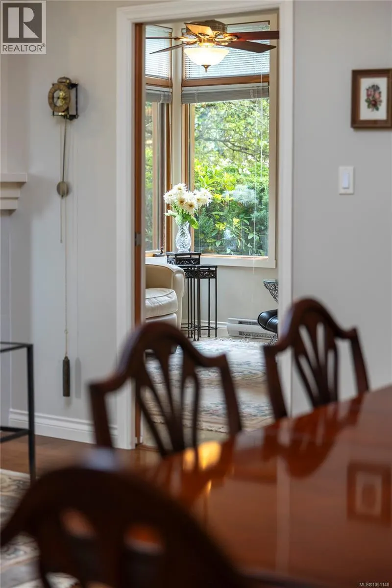106 5329 Cordova Bay Rd
