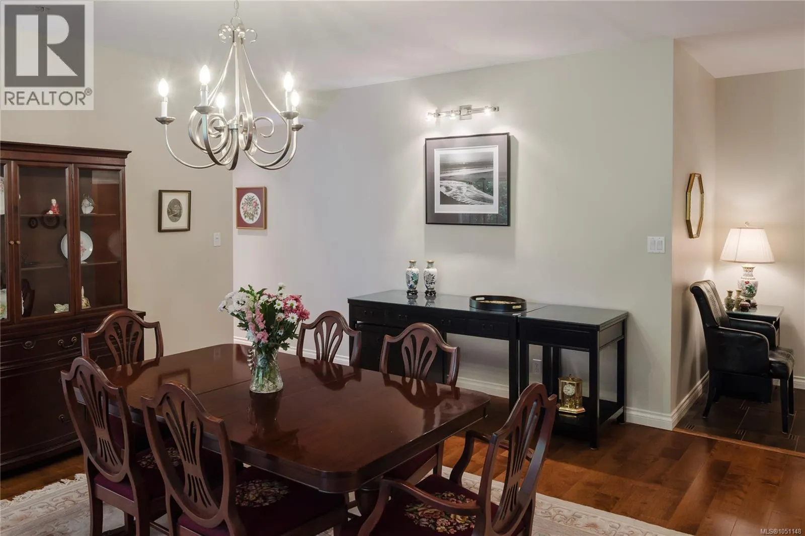 106 5329 Cordova Bay Rd