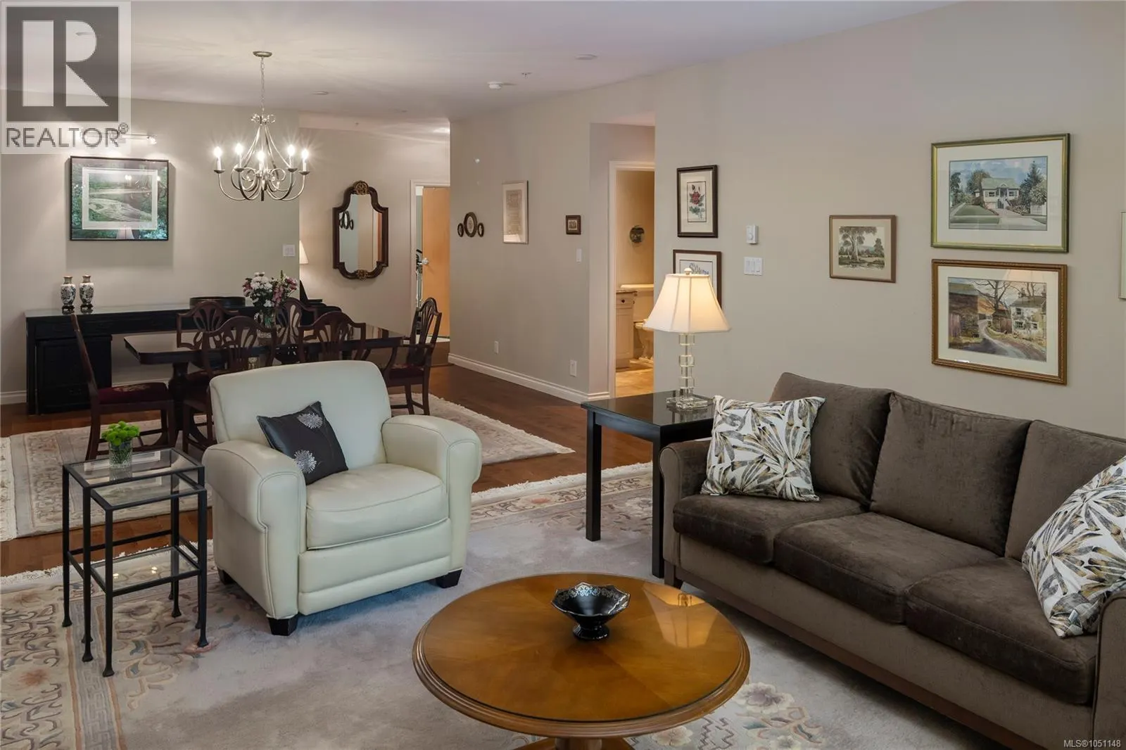 106 5329 Cordova Bay Rd