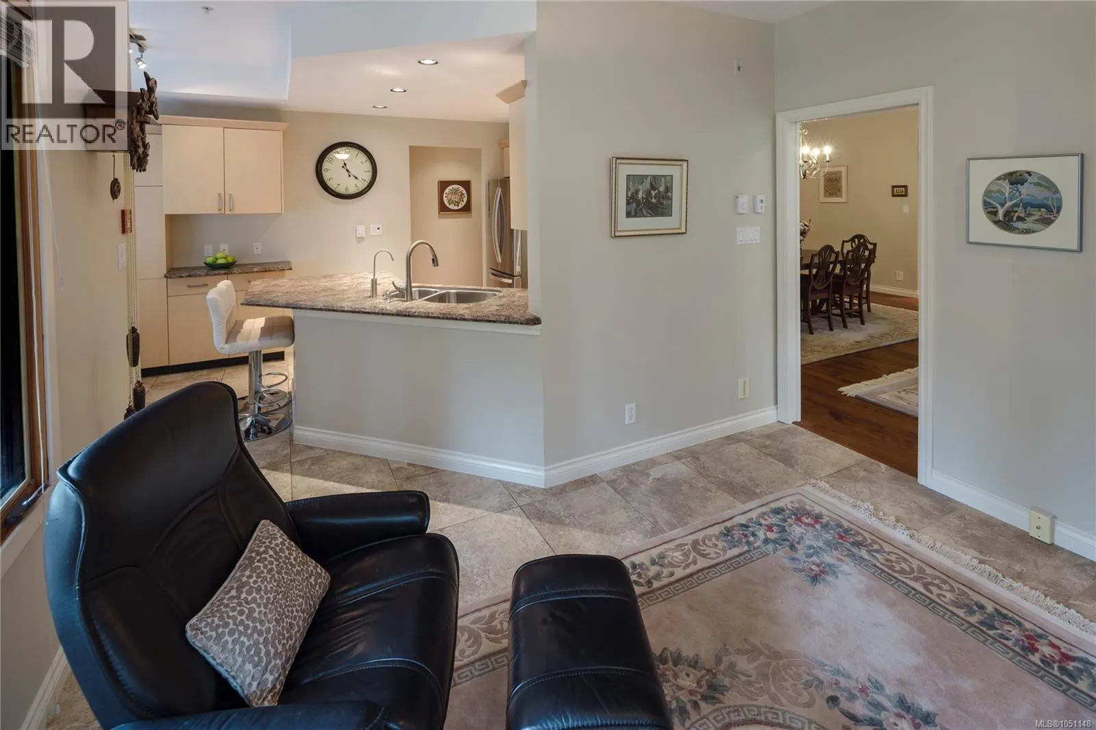 106 5329 Cordova Bay Rd