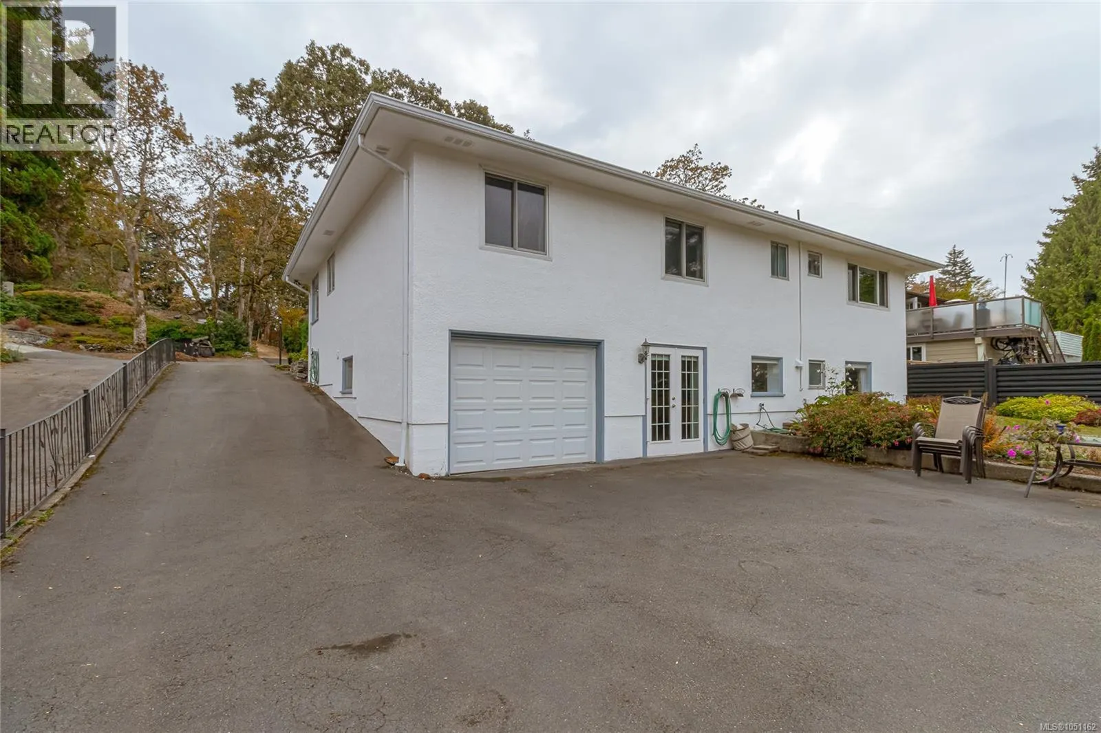 1280 Tracksell Ave