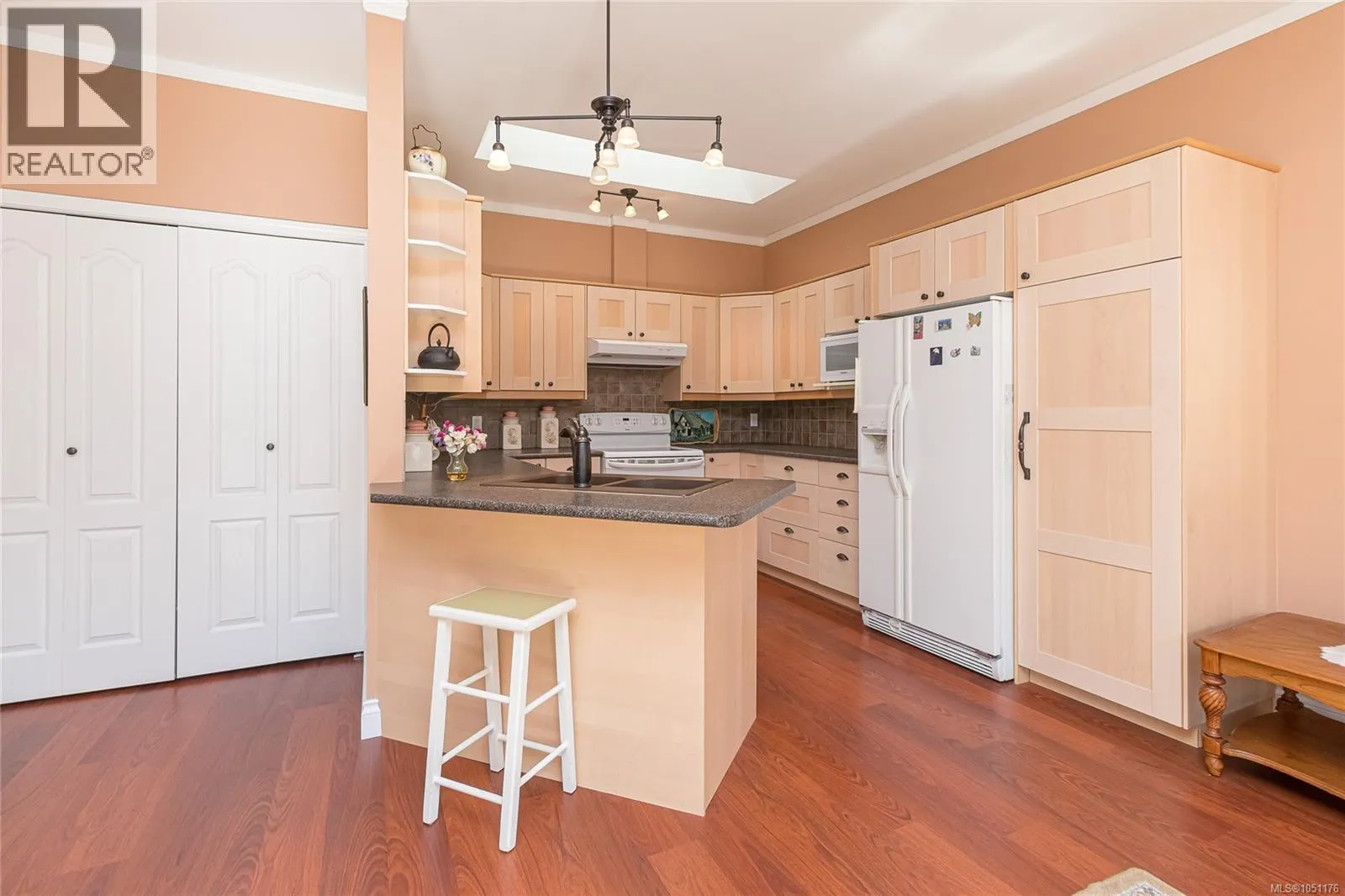 13 4318 Emily Carr Dr