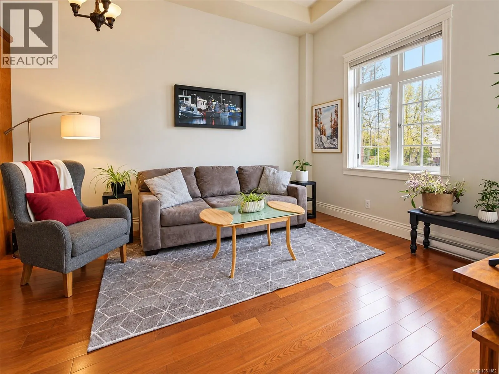 407 1602 Quadra St
