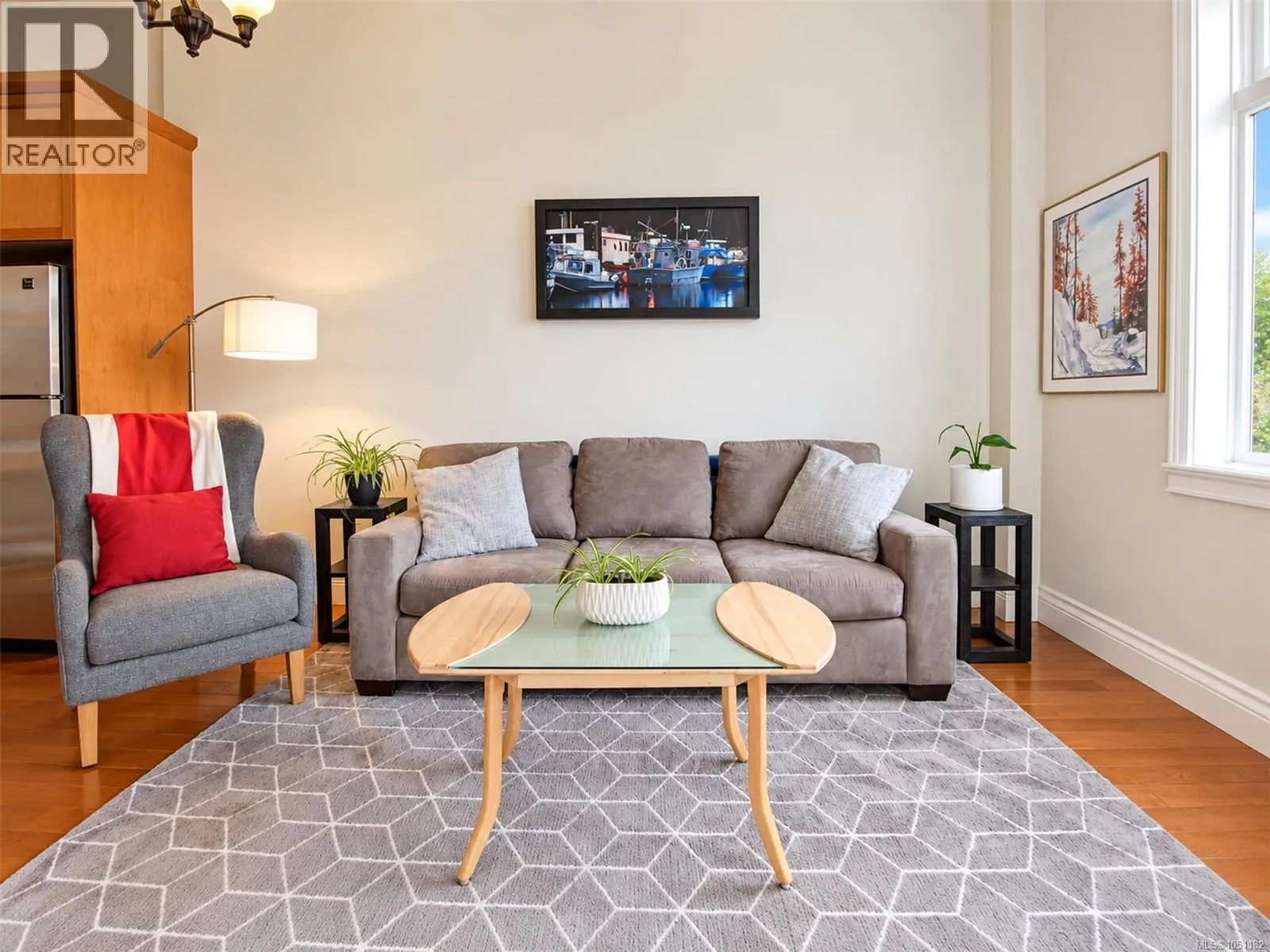 407 1602 Quadra St
