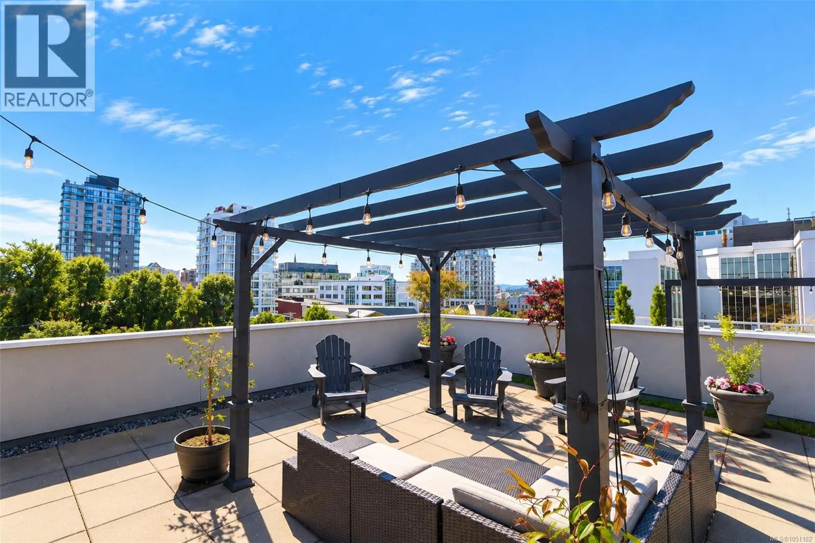 407 1602 Quadra St
