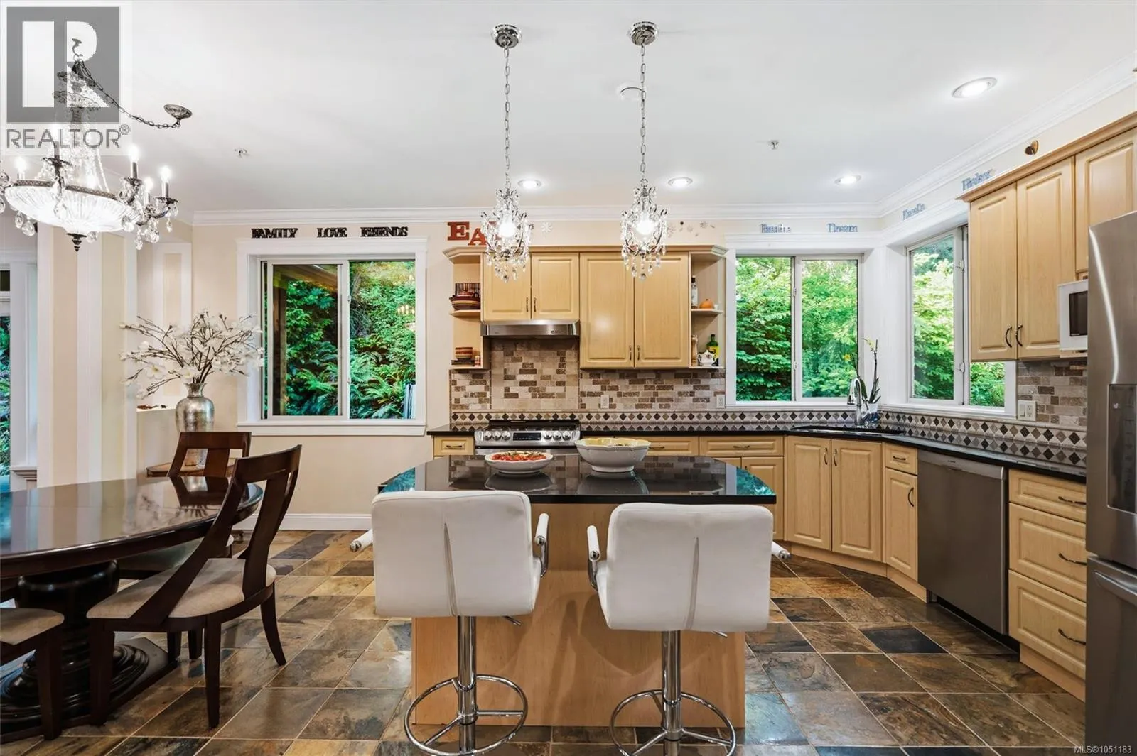 2989 Lakewood Pl