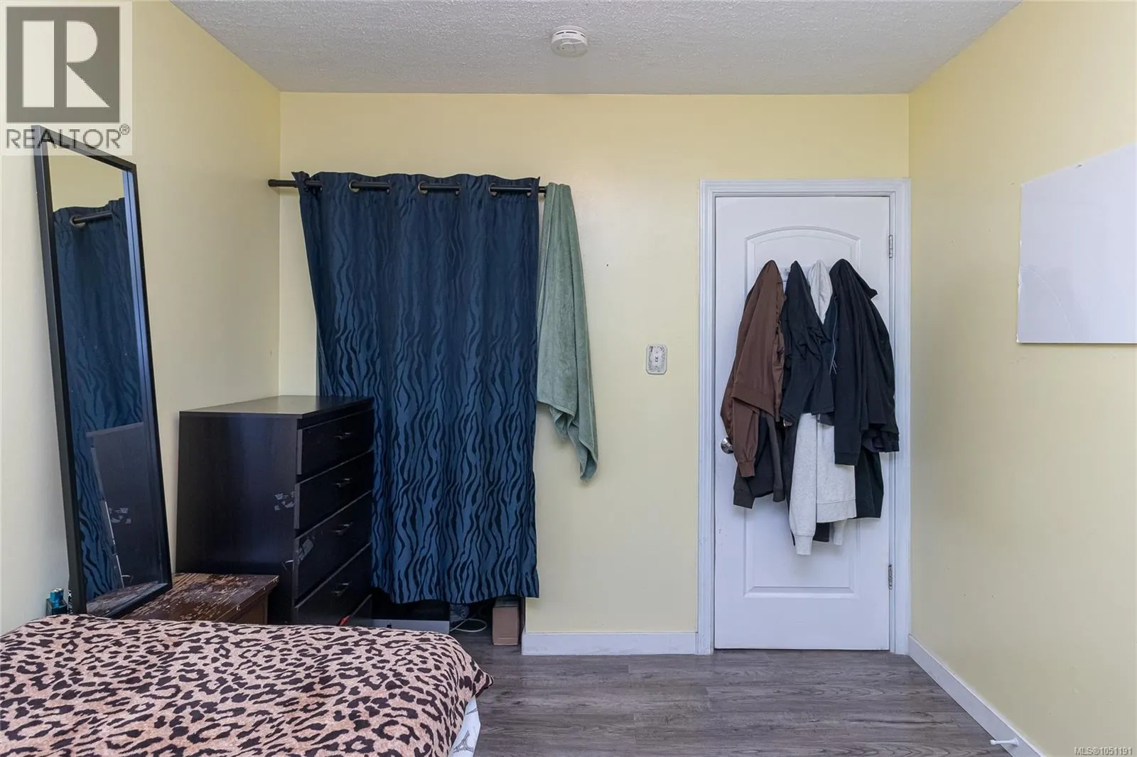 386 Burnside Rd W