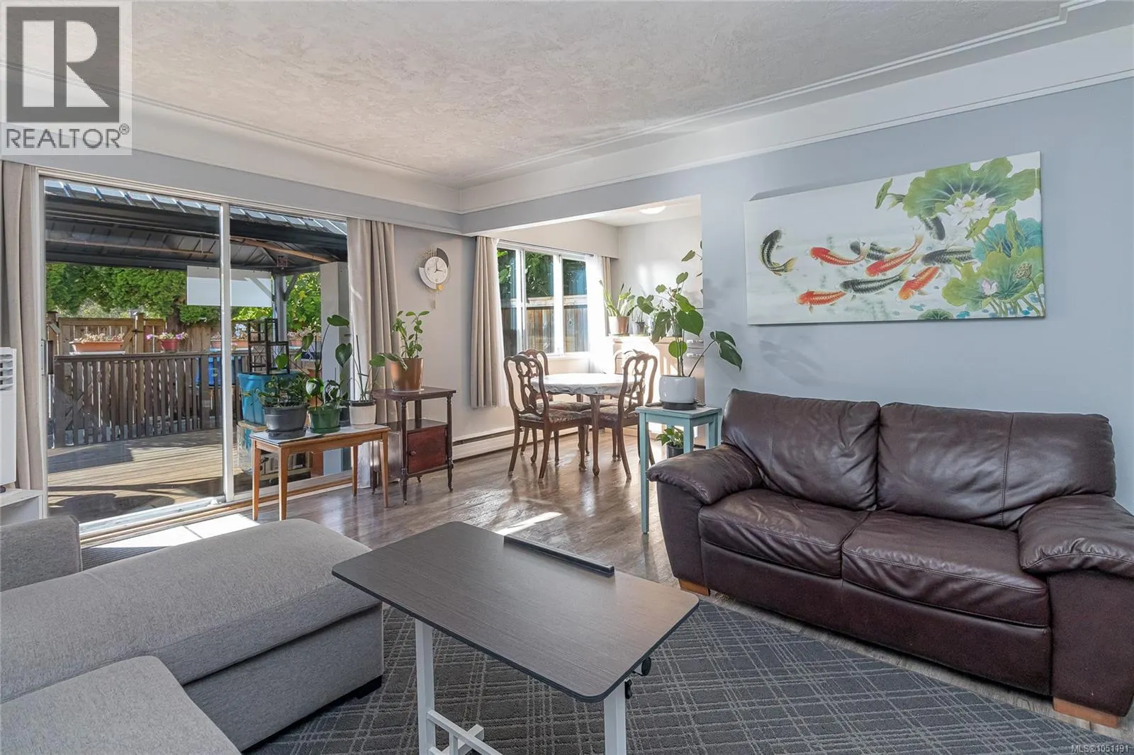386 Burnside Rd W