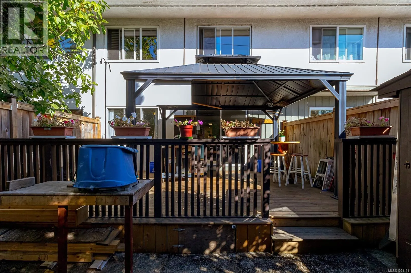 386 Burnside Rd W