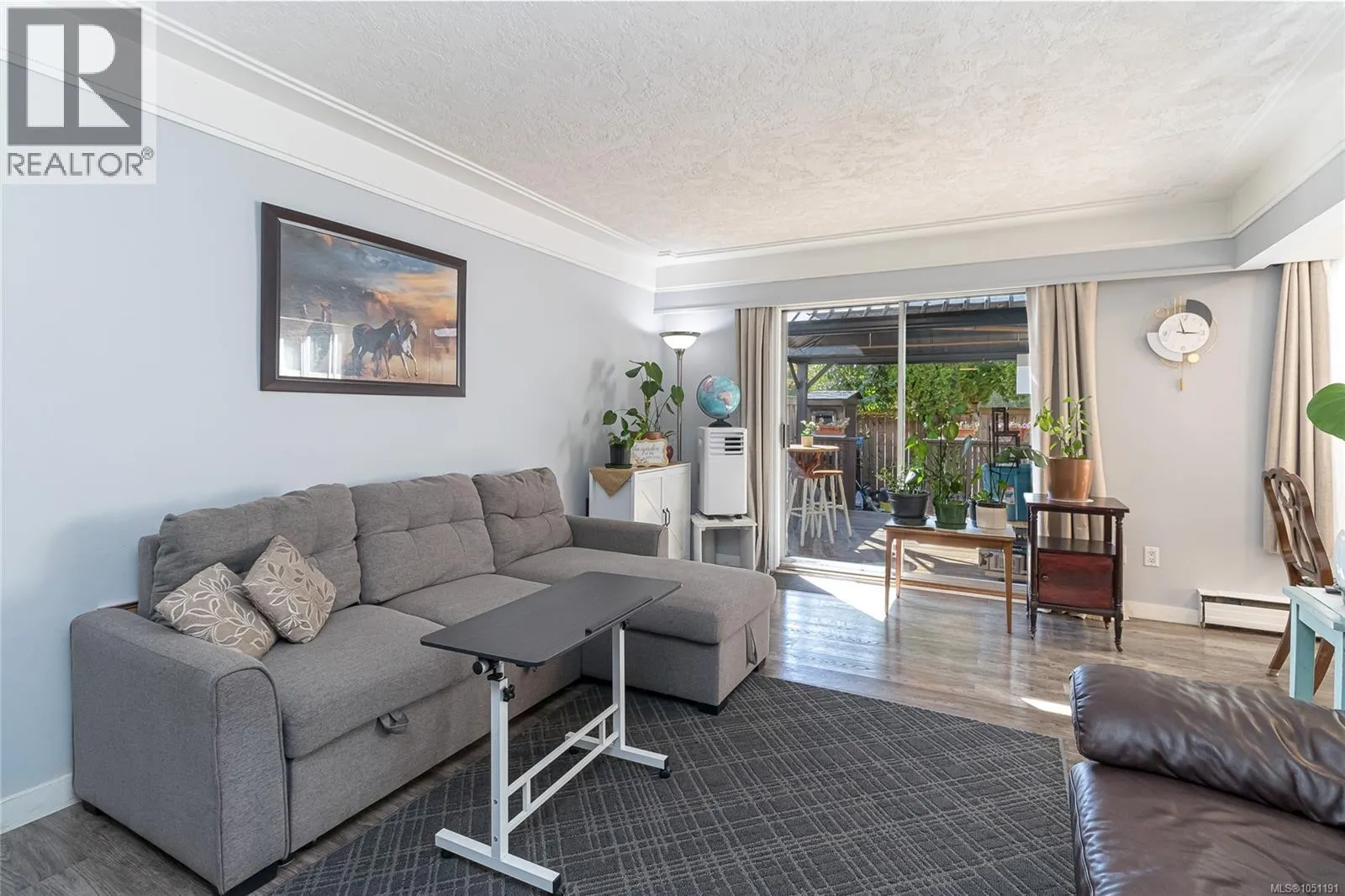 386 Burnside Rd W