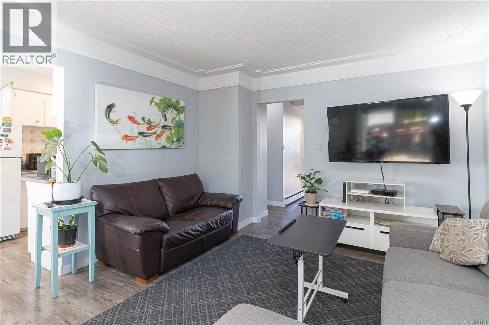 386 Burnside Rd W