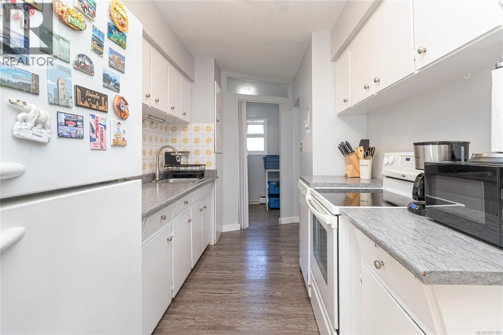 386 Burnside Rd W