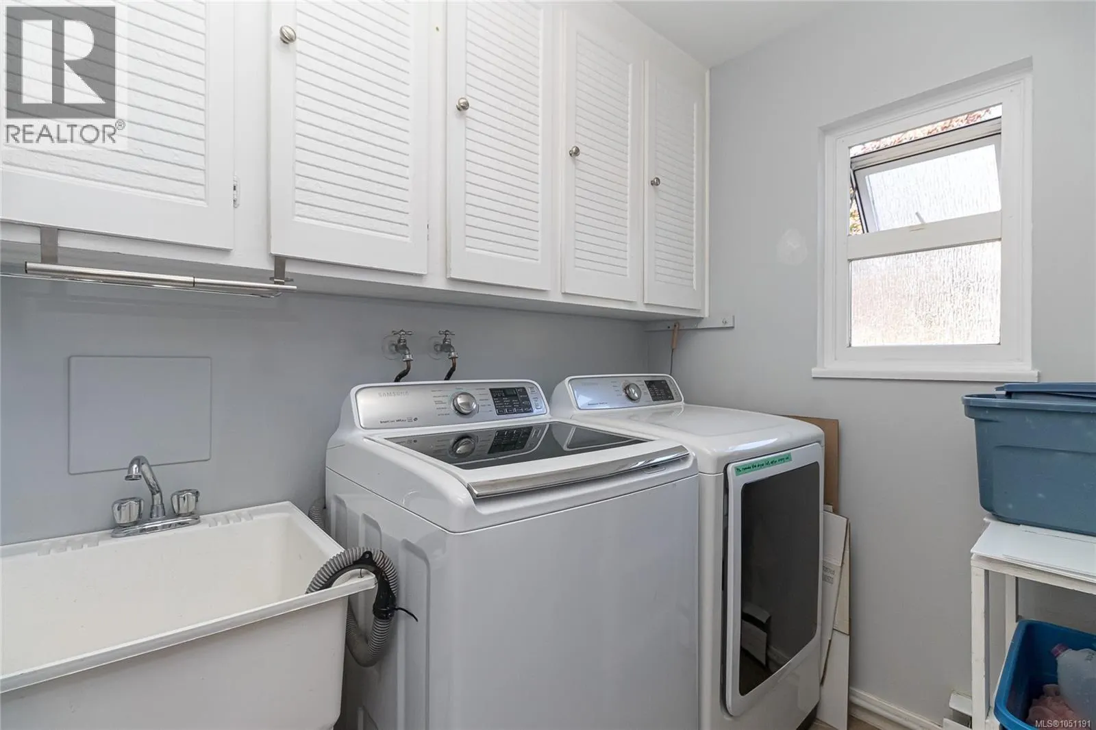386 Burnside Rd W