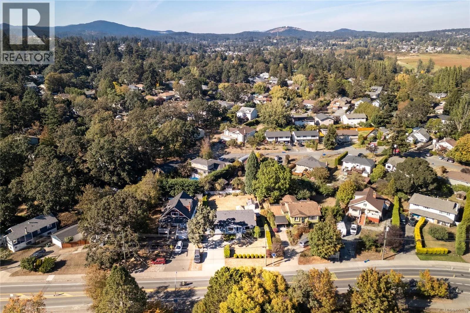 916 Burnside Rd W