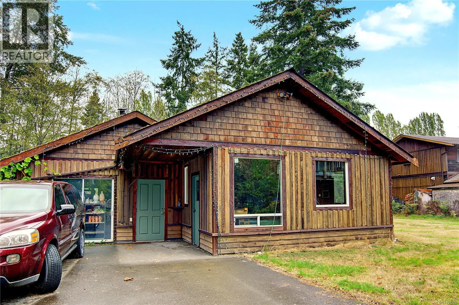 3505 Harris Cres