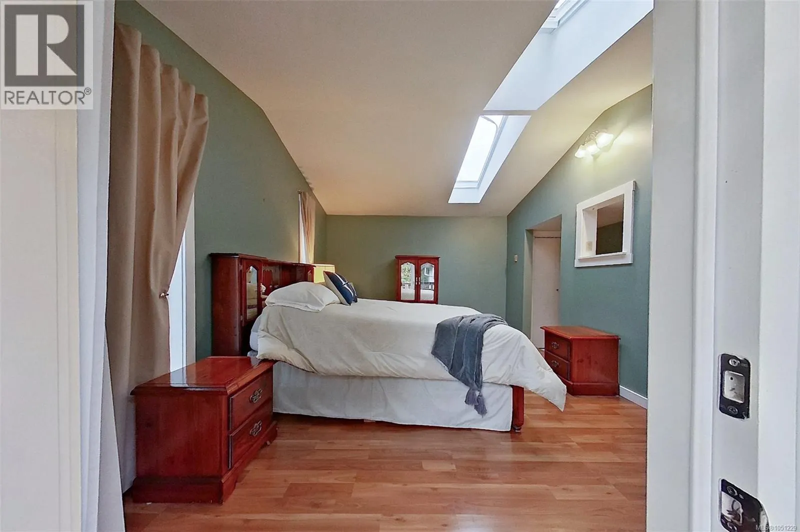 3505 Harris Cres