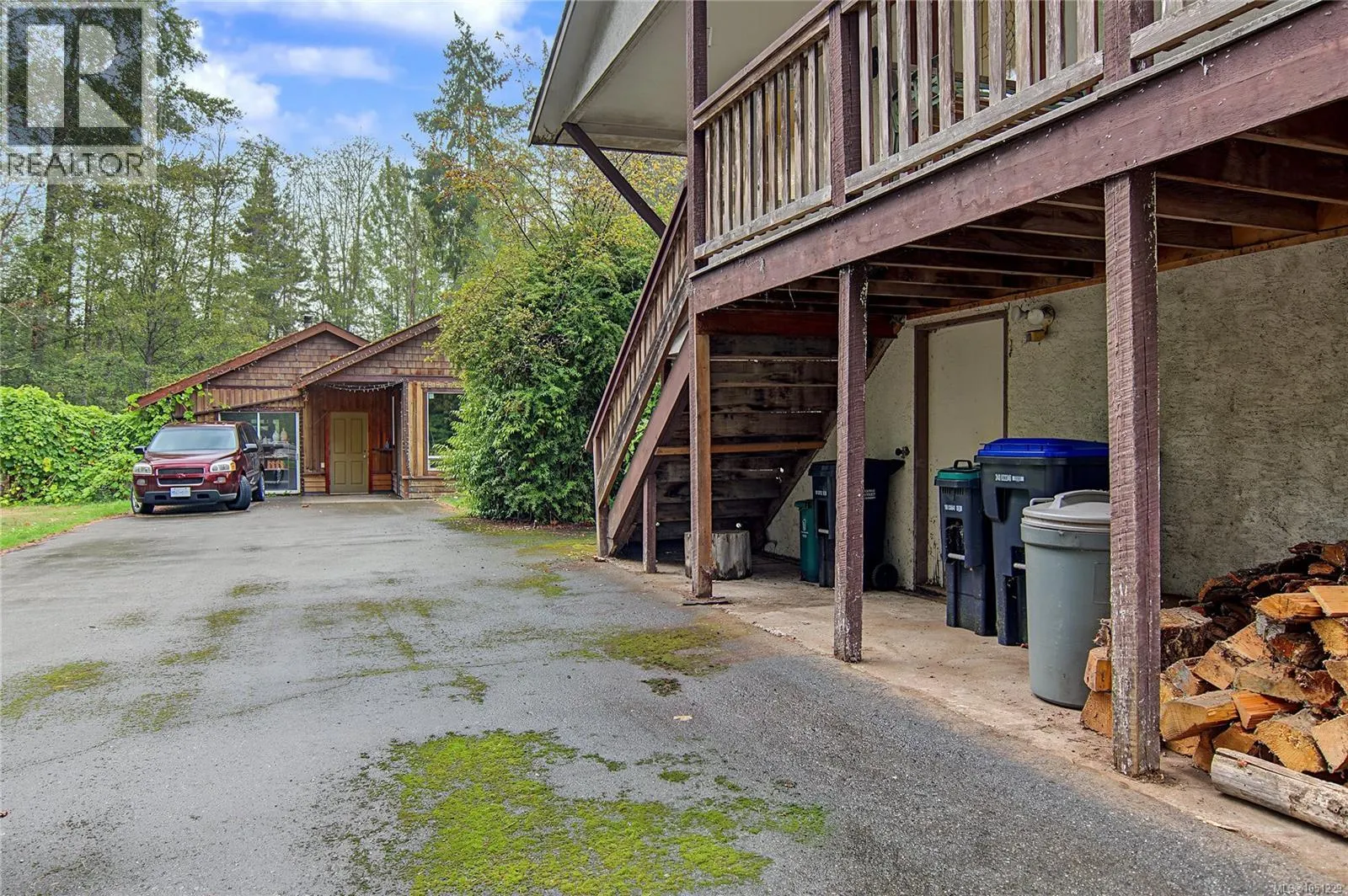 3505 Harris Cres