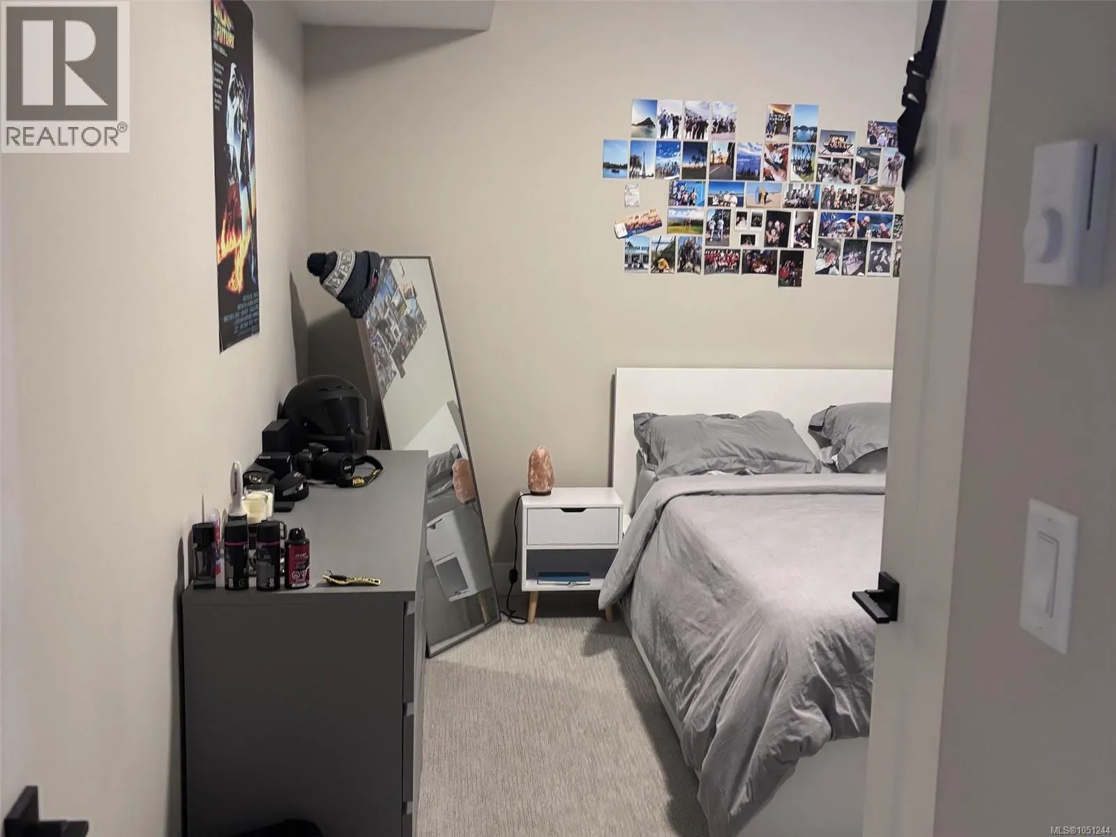 2403 Azurite Cres