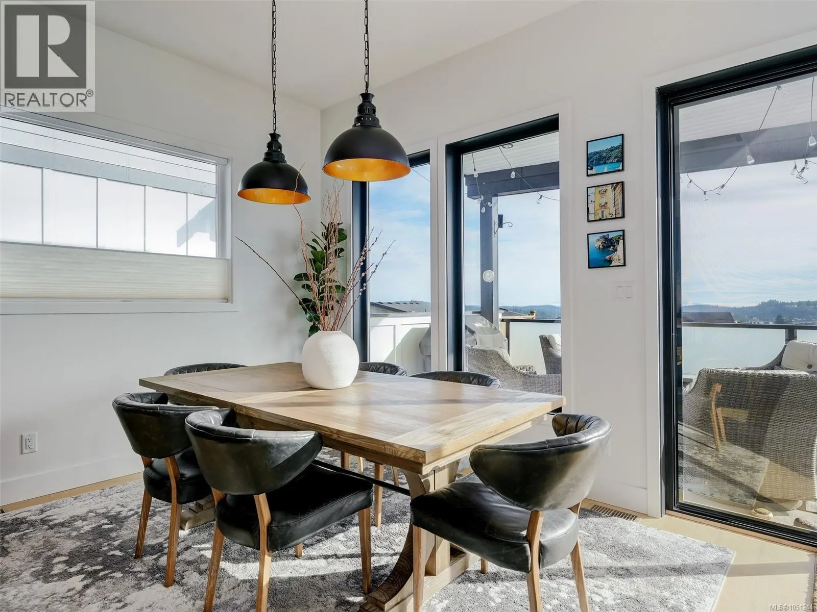 2403 Azurite Cres