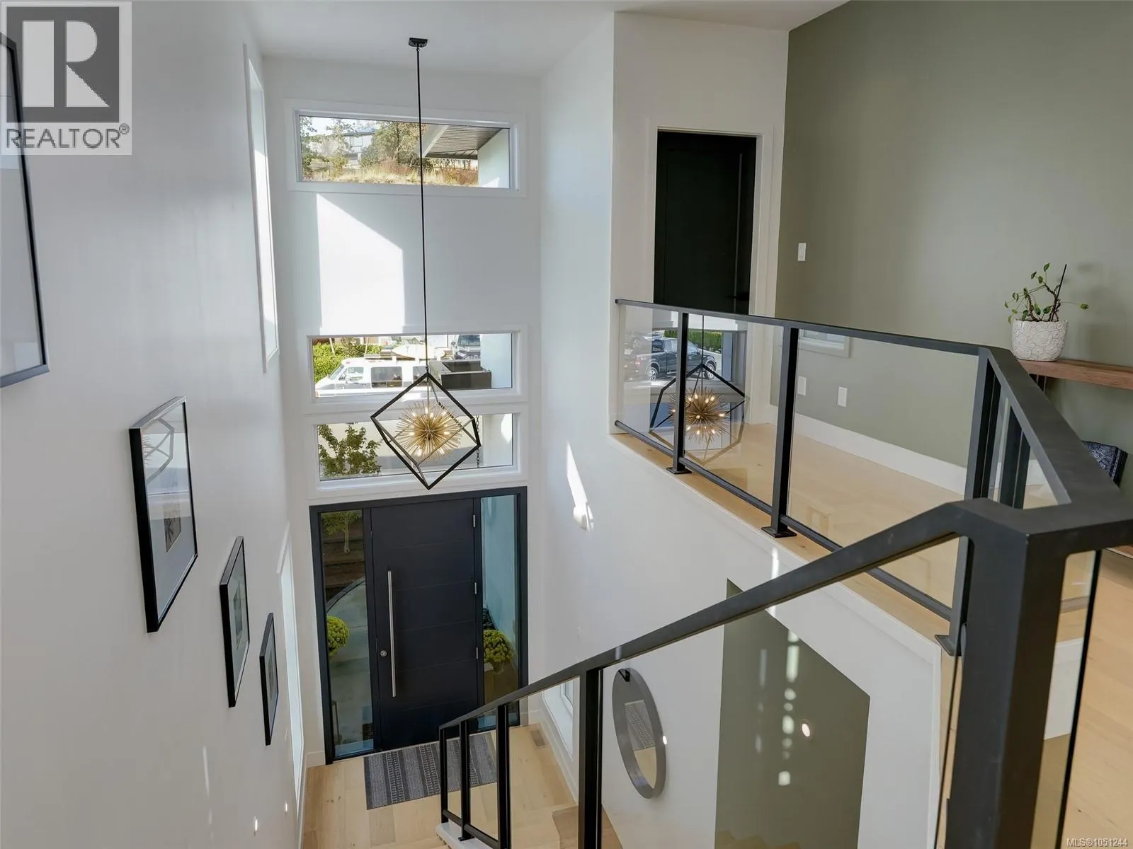 2403 Azurite Cres