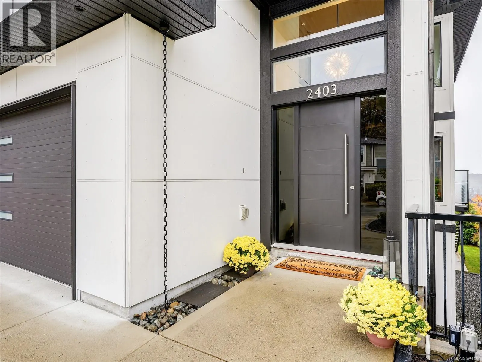 2403 Azurite Cres