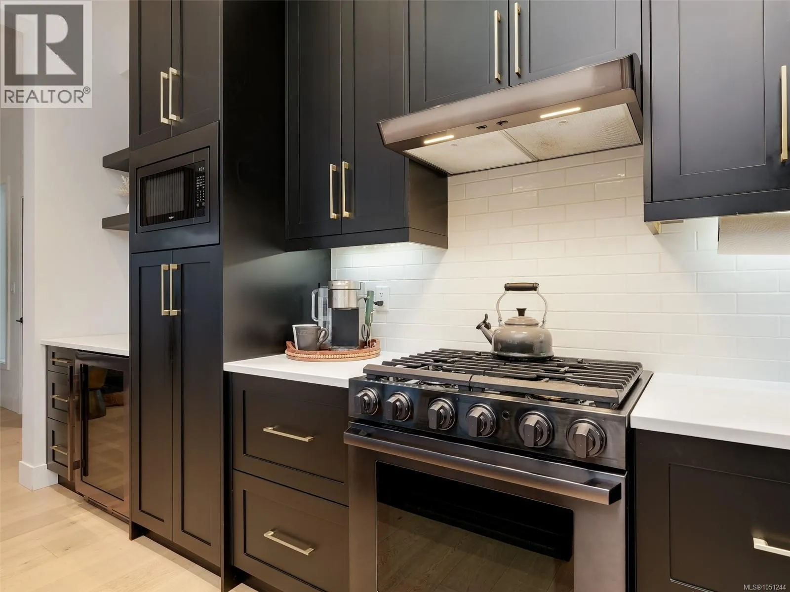 2403 Azurite Cres