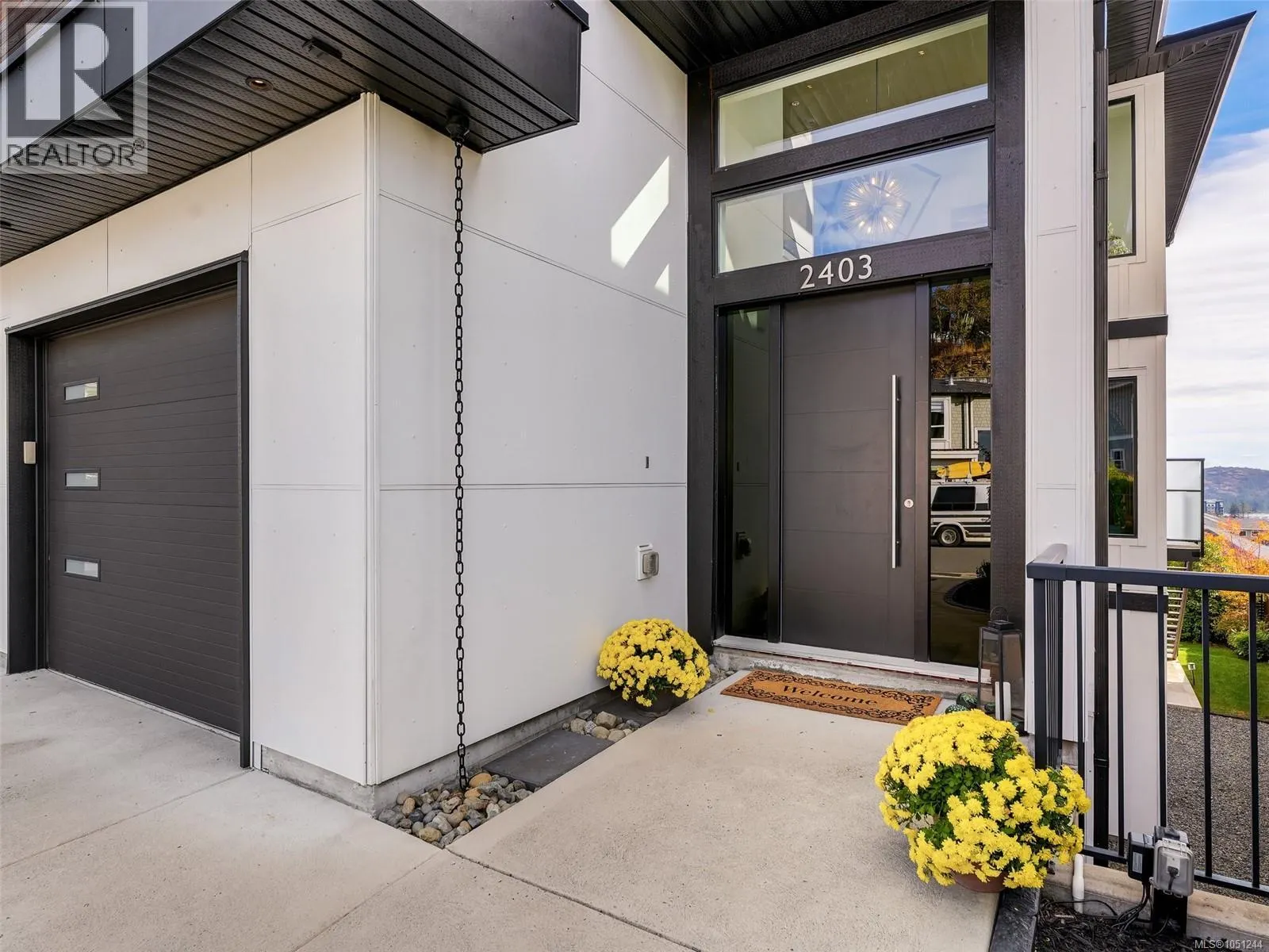 2403 Azurite Cres