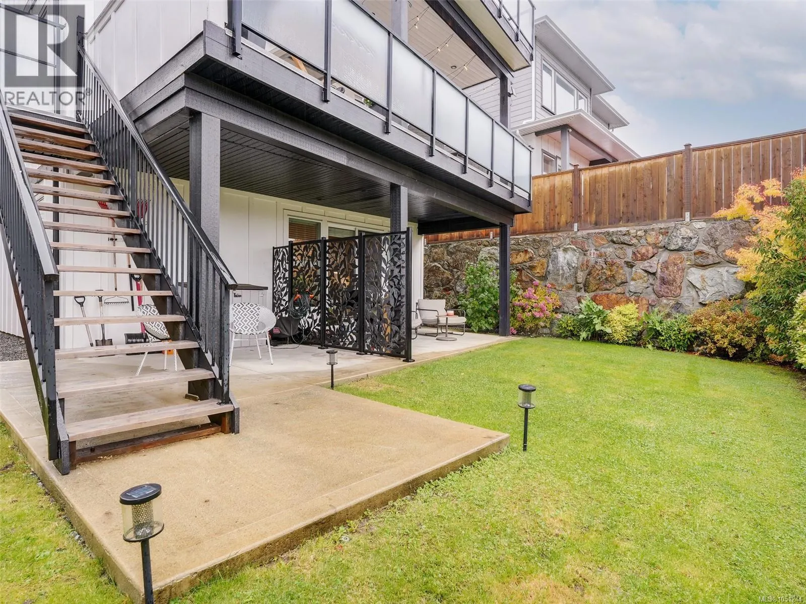 2403 Azurite Cres